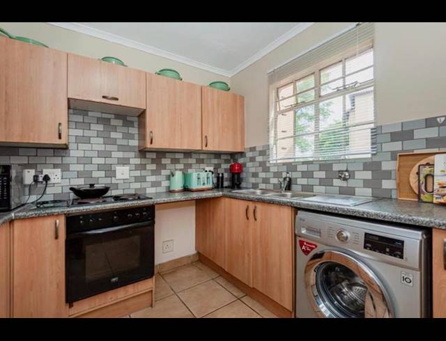 2 BEDROOM APARTMENT FOR SALE IN CASTLEVIEW